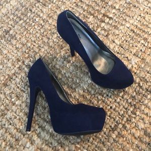 CHARLOTTE RUSSE Pump